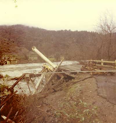 1964 Eel River flood bridge washout